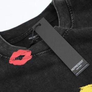 represent romantic lips graphic tee black