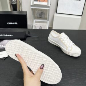 chanel vintage sneakers white