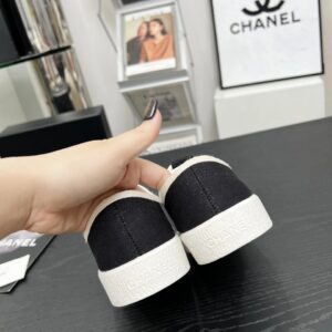 chanel vintage sneakers black