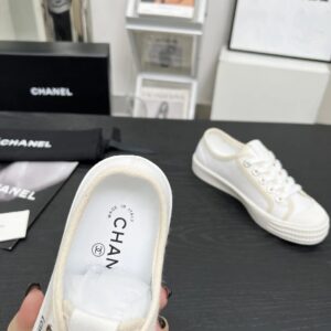 chanel vintage sneakers white