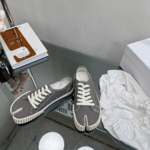 maison margiela mm6 tabi canvas sneakers grey