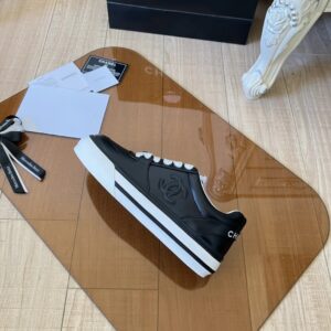 chanel low sneakers black
