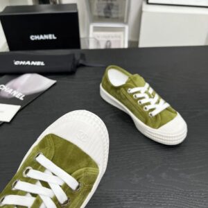 chanel vintage sneakers olive
