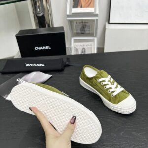 chanel vintage sneakers olive
