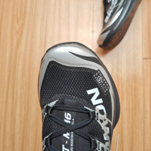 mm6 x salomon sctur 2 sneakers black silver