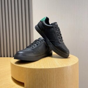 lacoste leather sneakers black