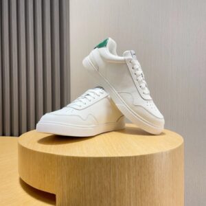 lacoste classic sneakers white