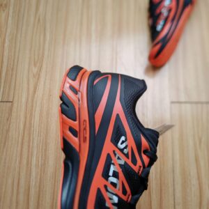 mm6 x salomon sctur 2 sneakers black red