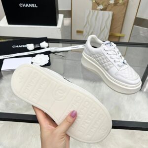 chanel 25c spring summer sneakers white