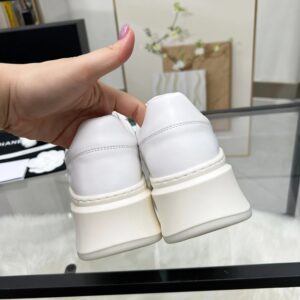 chanel 25c spring summer sneakers white