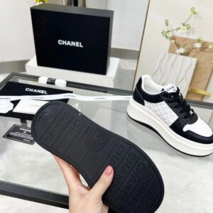 chanel 25c sneakers black white