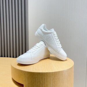 lacoste classic white sneakers