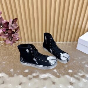 maison margiela mm6 tabi graffiti canvas high sneakers black