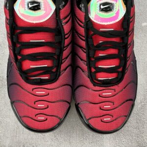 nike air max plus black red