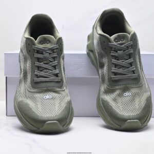 alo yoga alo runner sneakers olive