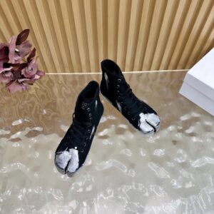 maison margiela mm6 tabi graffiti canvas high sneakers black