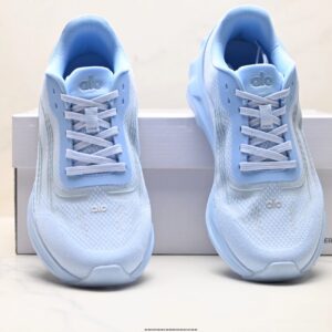 alo yoga alo runner sneakers blue