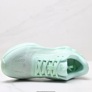 alo yoga alo runner sneakers green