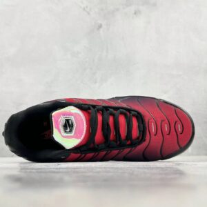 nike air max plus black red