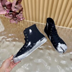 maison margiela mm6 tabi graffiti canvas high sneakers black