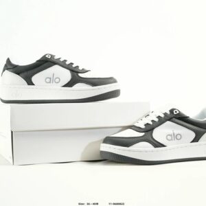 alo yoga runner sneakers black white