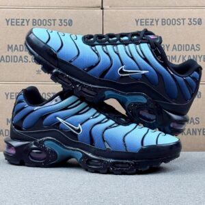 nike air max plus blue black