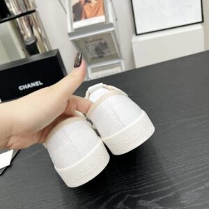 chanel vintage sneakers white