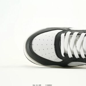 alo yoga runner sneakers black white