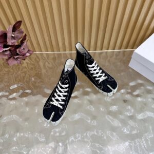 maison margiela mm6 tabi graffiti canvas high sneakers black