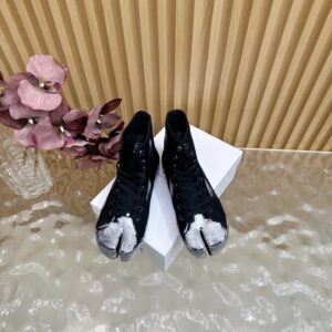 maison margiela mm6 tabi graffiti canvas high sneakers black
