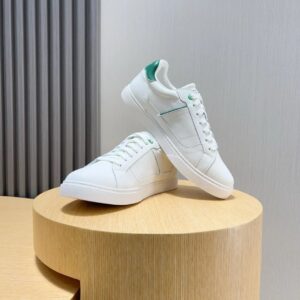lacoste classic style sneakers white