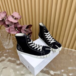 maison margiela mm6 tabi graffiti canvas high sneakers black