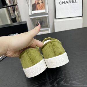 chanel vintage sneakers olive