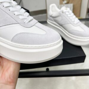 chanel 25c calfskin sneakers white