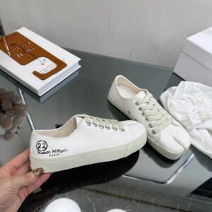 maison margiela mm6 tabi canvas sneakers white