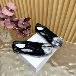 maison margiela mm6 tabi graffiti sneakers black