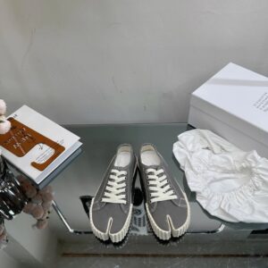 maison margiela mm6 tabi canvas sneakers grey