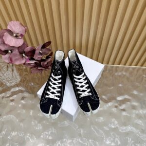 maison margiela mm6 tabi graffiti canvas high sneakers black