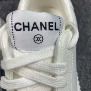 chanel casual sneakers white