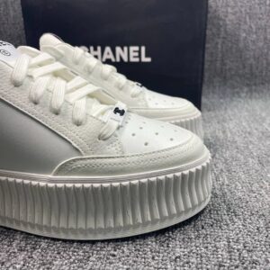 chanel casual sneakers white