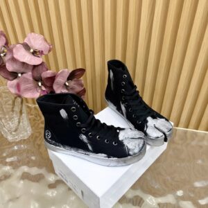 maison margiela mm6 tabi graffiti canvas high sneakers black