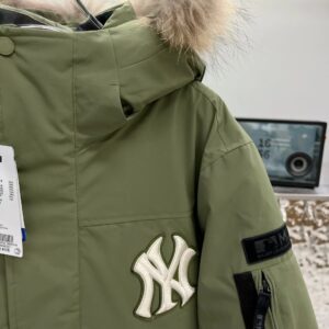​​mlb new york yankees oversized logo hooded long puffer jacket​ green
