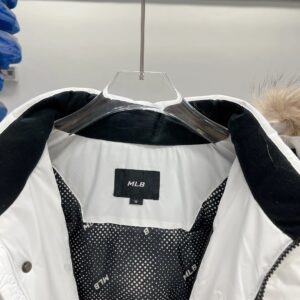 mlb yankees white fur hooded jacket