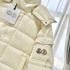 ​​moncler maya ivory men's short hooded down jacket​ white
