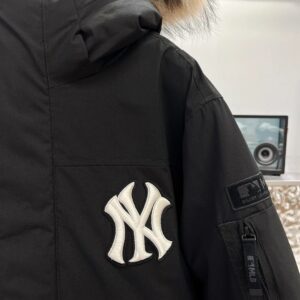 mlb new york yankees oversized logo hooded long puffer jacket black