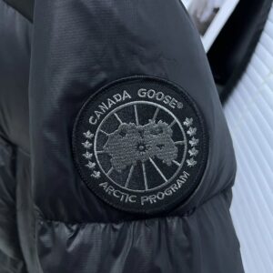 ​​canada goose black label chilliwack short down jacket​
