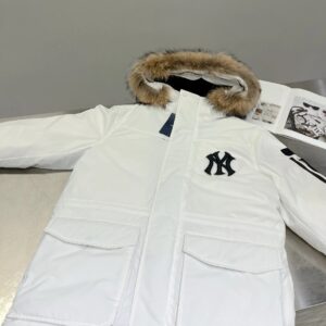 mlb yankees white fur hooded jacket