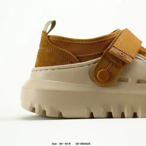 ugg peakmod lowcut tasmans tan​​