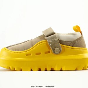 ugg peakmod lowcut tasmans beige