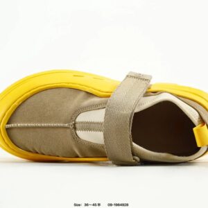 ugg peakmod lowcut tasmans beige